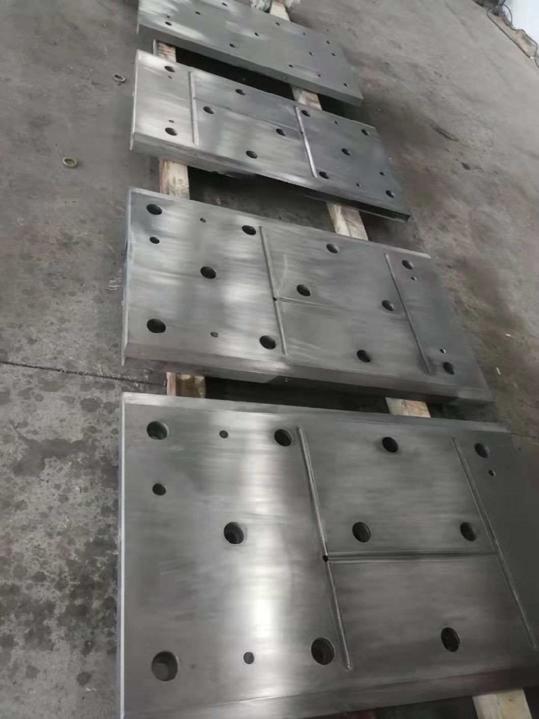 Revestimiento resistente al revestimiento revestimiento compuesto compuesto resistente para el desgaste para la línea de producción metalúrgica de la línea de producción 